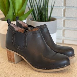 Dansko Harlene Bootie Black Leather (Euro Size 38)